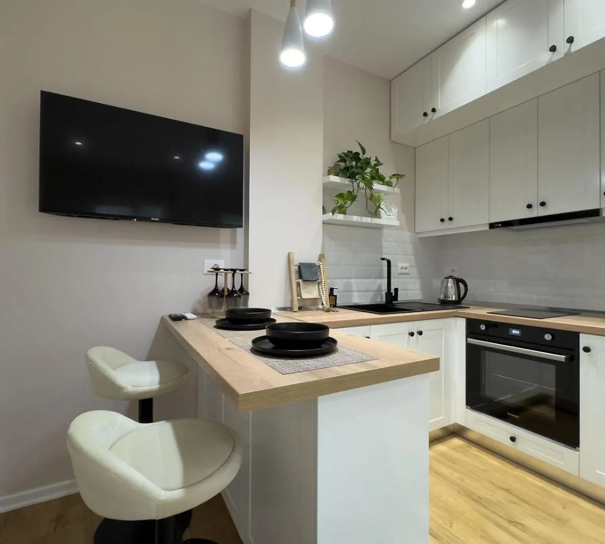 Pave Apartment Korce 0*,  Albania